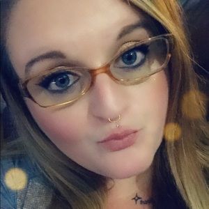 Meet your Posher, Kasie